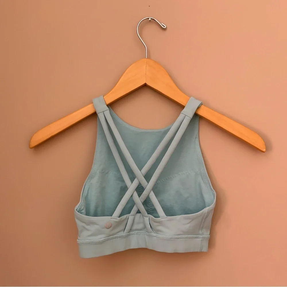 Lululemon Light Blue Sports Bra Size 2 with criss cross back - Picture 5 of 7